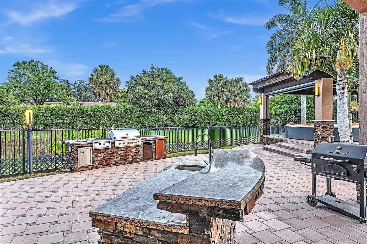 11029 Blackhawk Boulevard Davie FL 33328