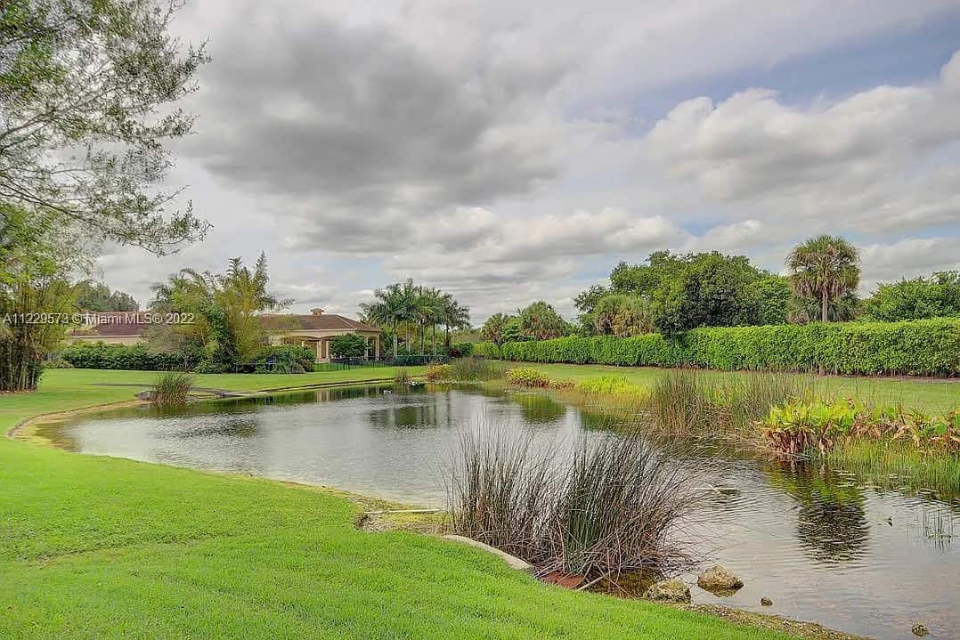 11029 Blackhawk Boulevard Davie FL 33328