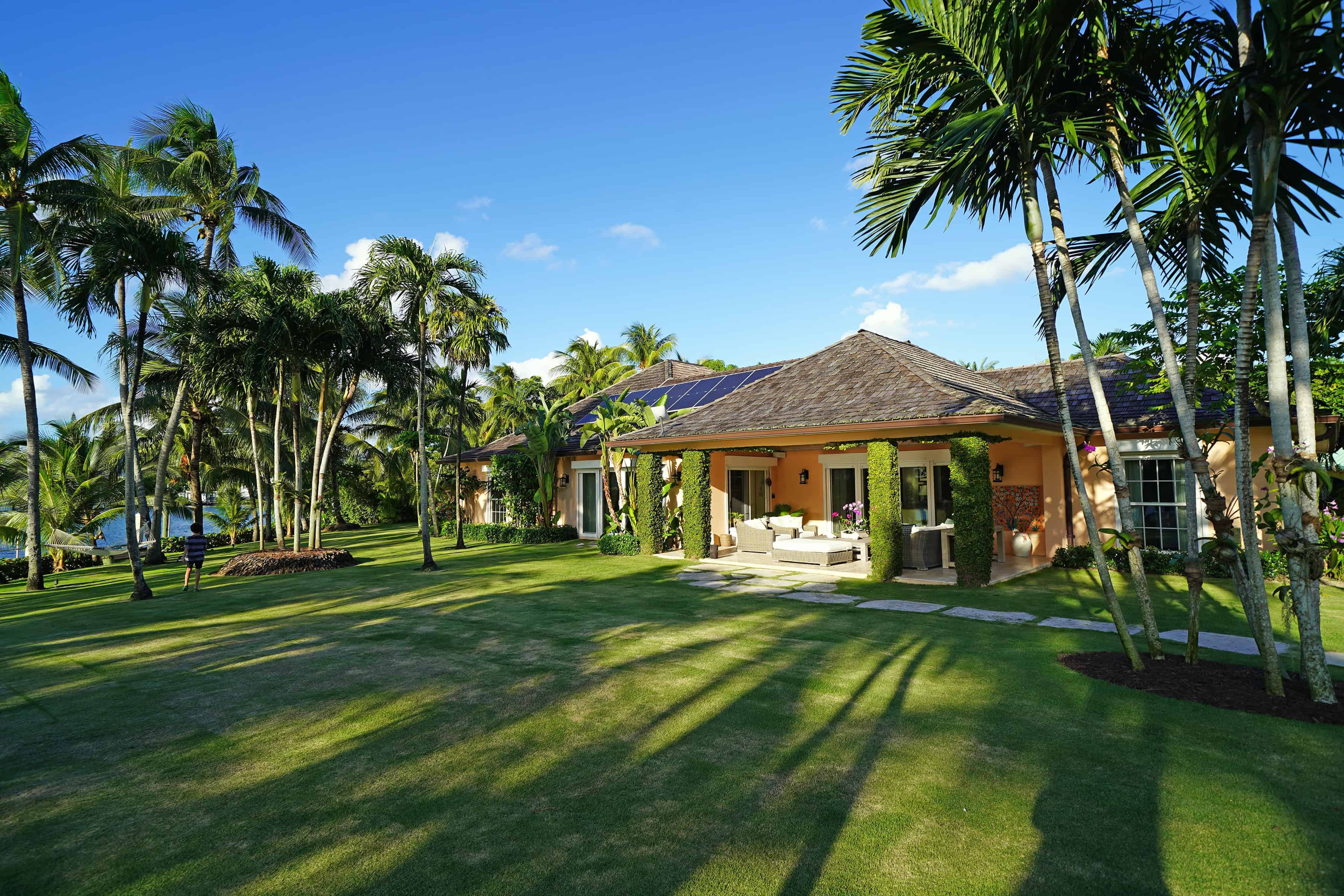 Columbia Drive New Providence BS