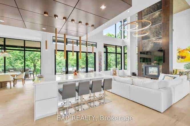 8 Cachet Parkway Markham ON L6C 1G8