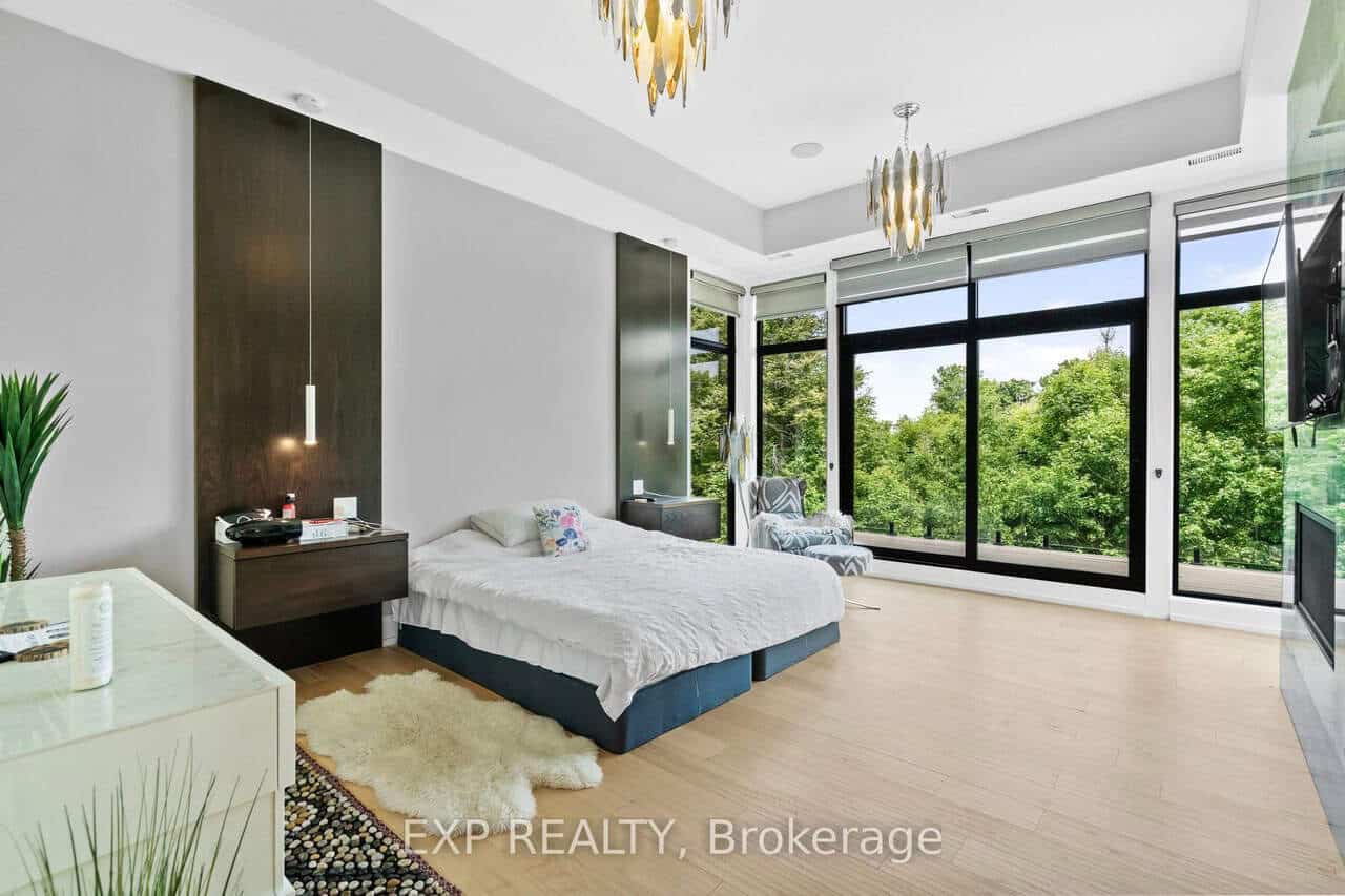 8 Cachet Parkway Markham ON L6C 1G8