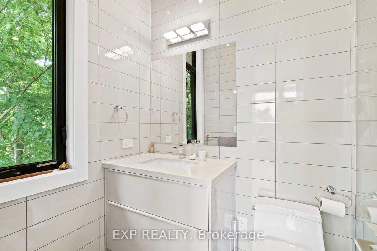 8 Cachet Parkway Markham ON L6C 1G8
