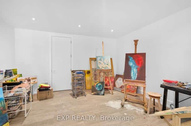 8 Cachet Parkway Markham ON L6C 1G8