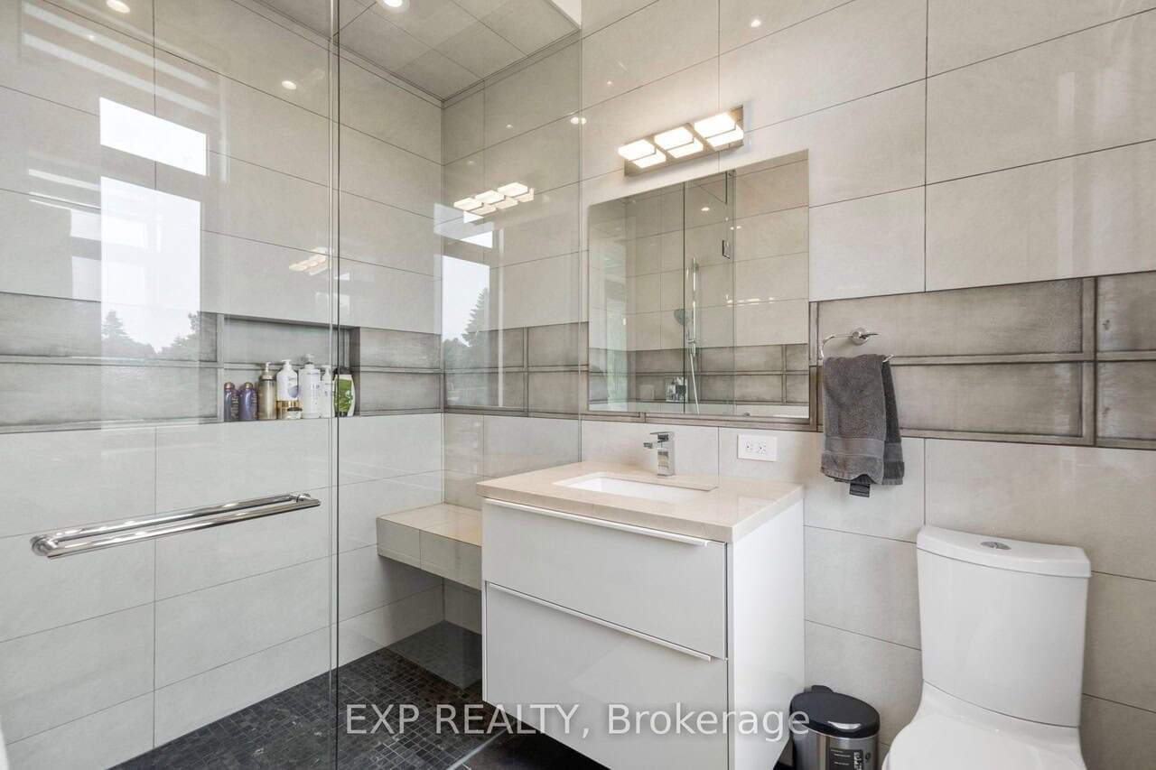 8 Cachet Parkway Markham ON L6C 1G8