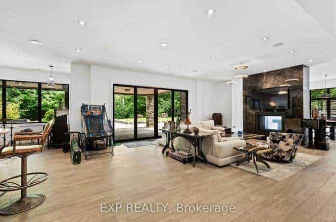 8 Cachet Parkway Markham ON L6C 1G8