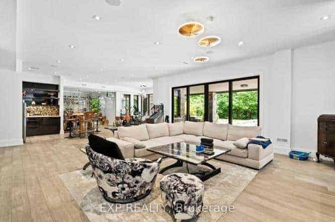 8 Cachet Parkway Markham ON L6C 1G8