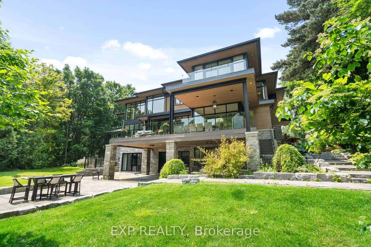 8 Cachet Parkway Markham ON L6C 1G8
