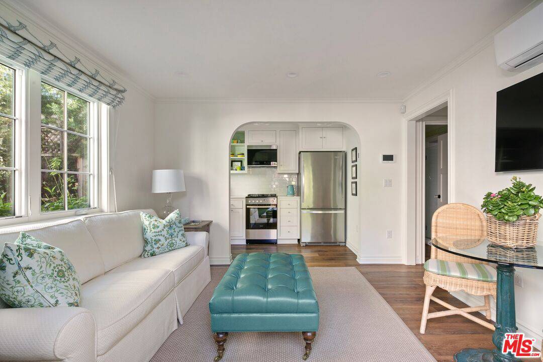 1711 Ensley Avenue Los Angeles CA 90024