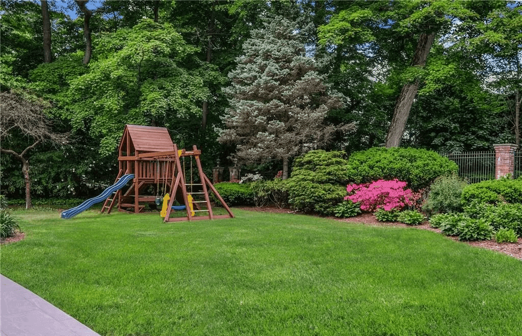 17 Heathcote Road Scarsdale NY 10583