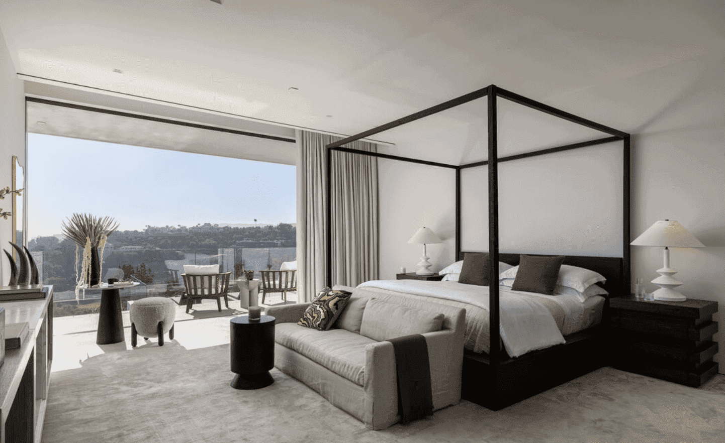833 Stradella Road Los Angeles CA 90077
