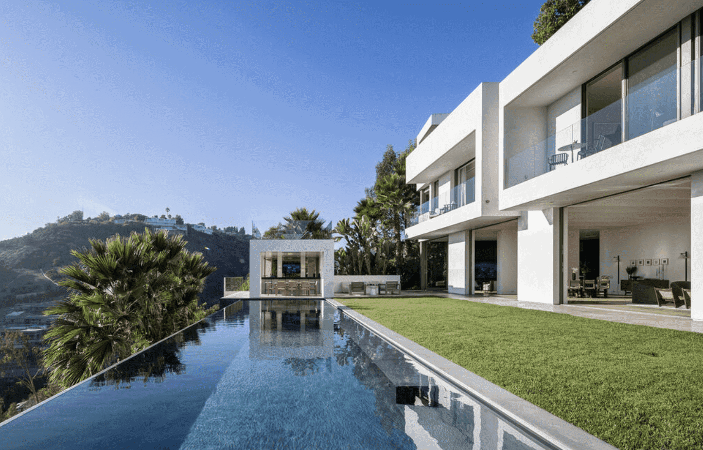 833 Stradella Road Los Angeles CA 90077