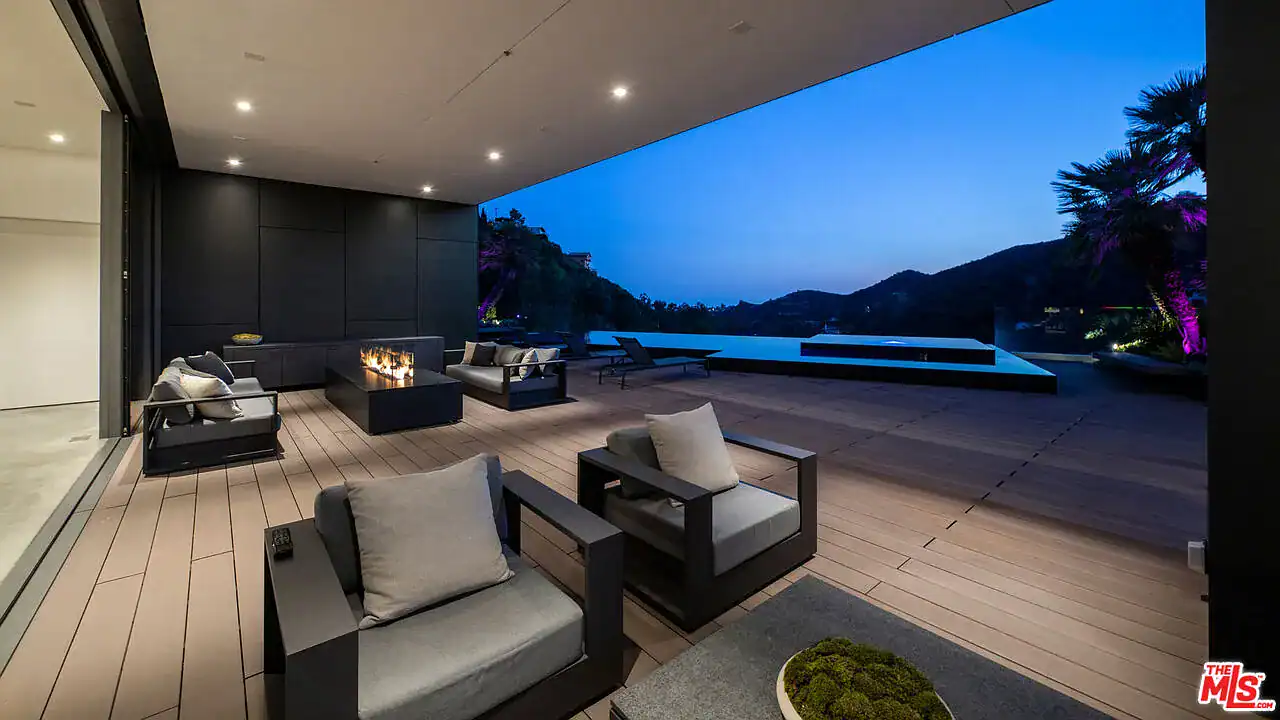 2341 Gloaming Way Beverly Hills CA 90210