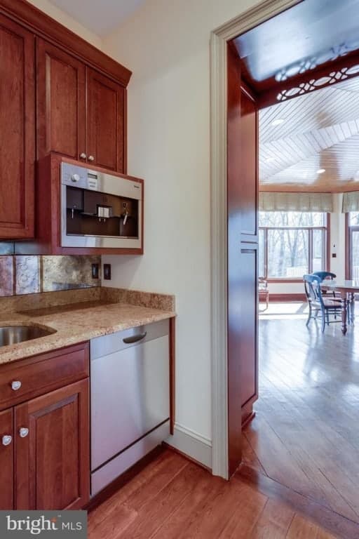 9179 Old Dominion Drive Great Falls VA 22066