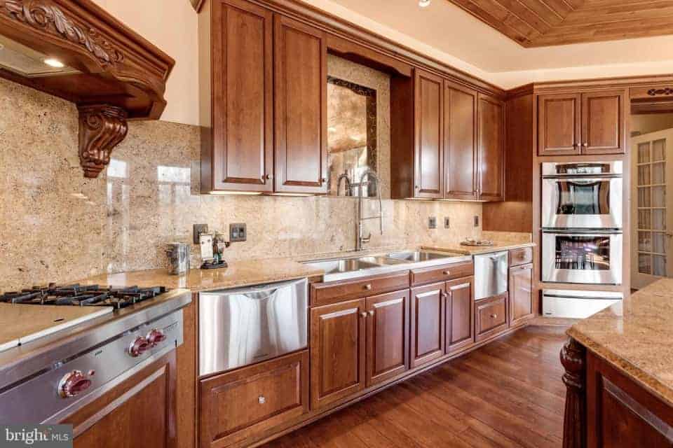 9179 Old Dominion Drive Great Falls VA 22066