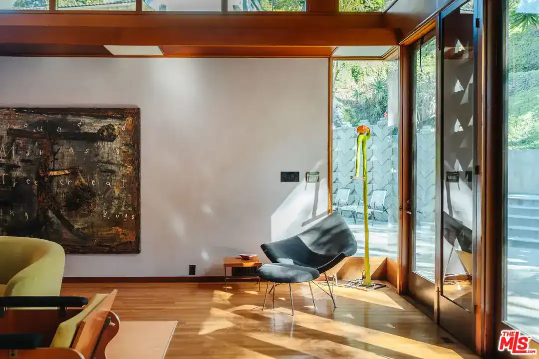 7017 Senalda Road Los Angeles CA 90068