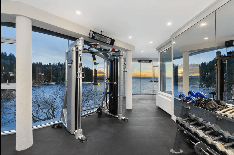 5310 Seaside Place West Vancouver V7W3E2