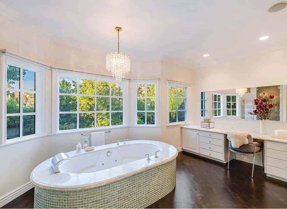 10415 Sarah Street Toluca Lake CA 91602