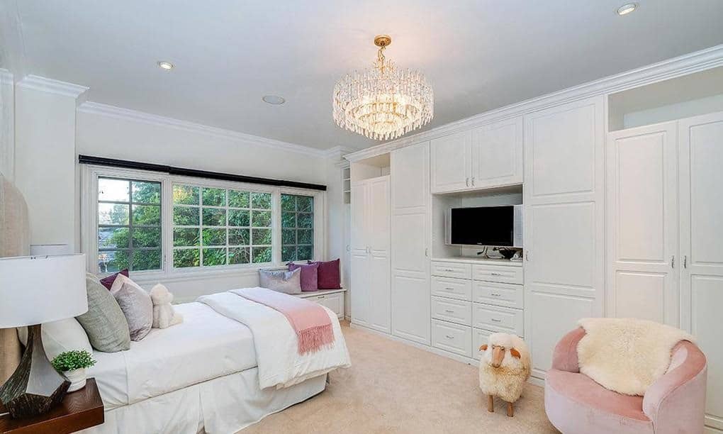 10415 Sarah Street Toluca Lake CA 91602