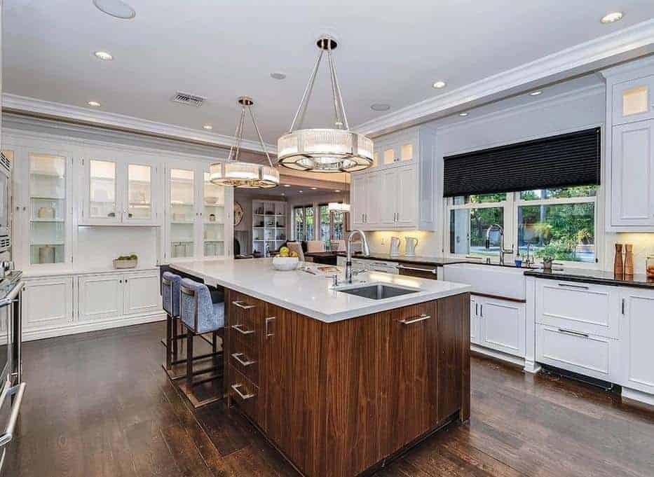 10415 Sarah Street Toluca Lake CA 91602