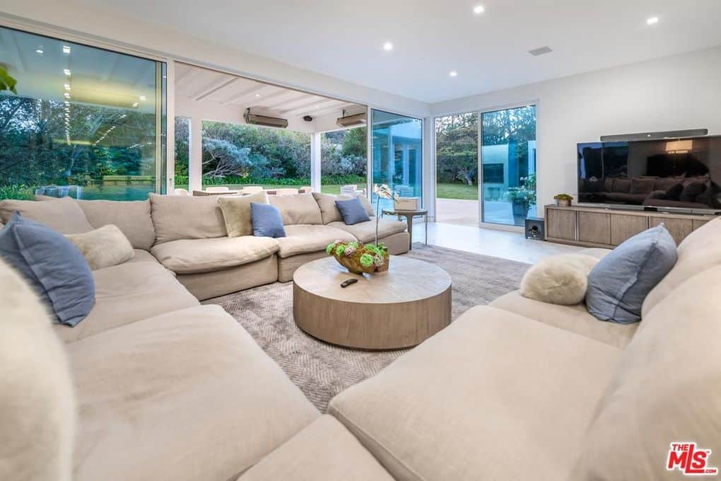 3381 Stone Ridge Lane Los Angeles CA