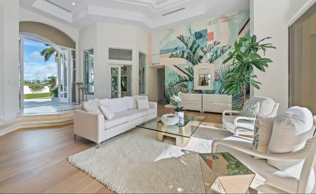Shirley Street Nassau BS
