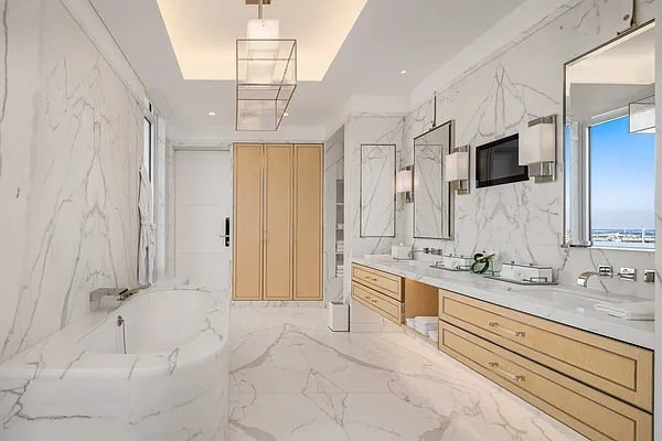 1355 First Ave, Ph Lenox Hill New York City NY 10021
