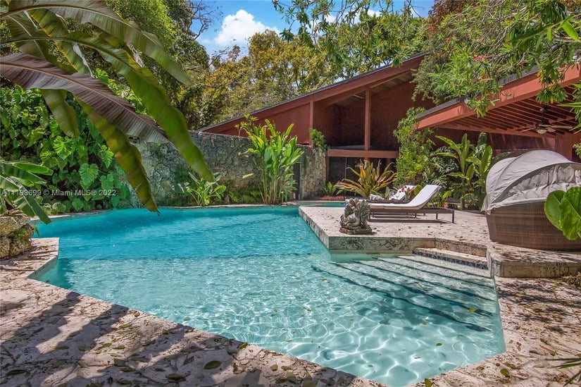 4895 N Kendall Drive Miami FL 33156