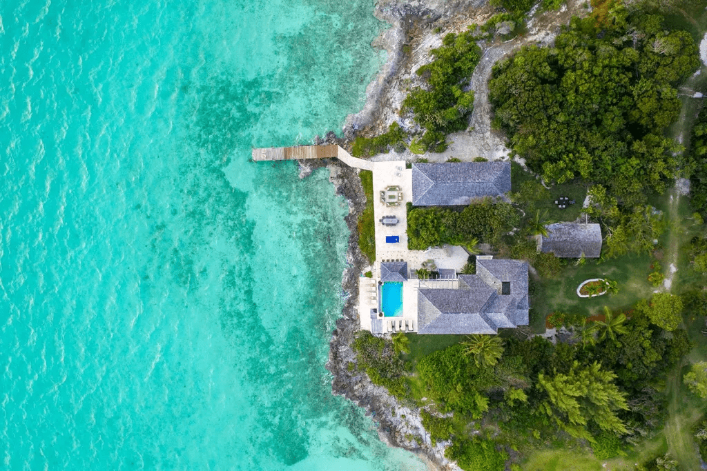 Crown Pigeon Island & Cays Eleuthera BS