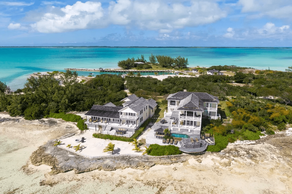 Crown Pigeon Island & Cays Eleuthera BS