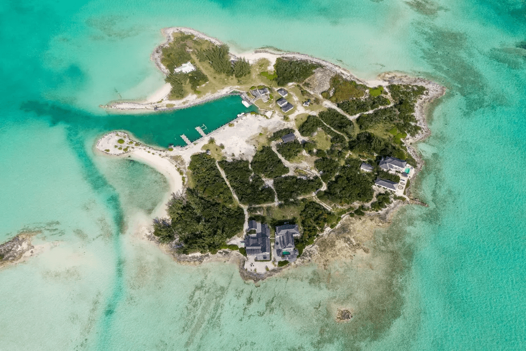 Crown Pigeon Island & Cays Eleuthera BS