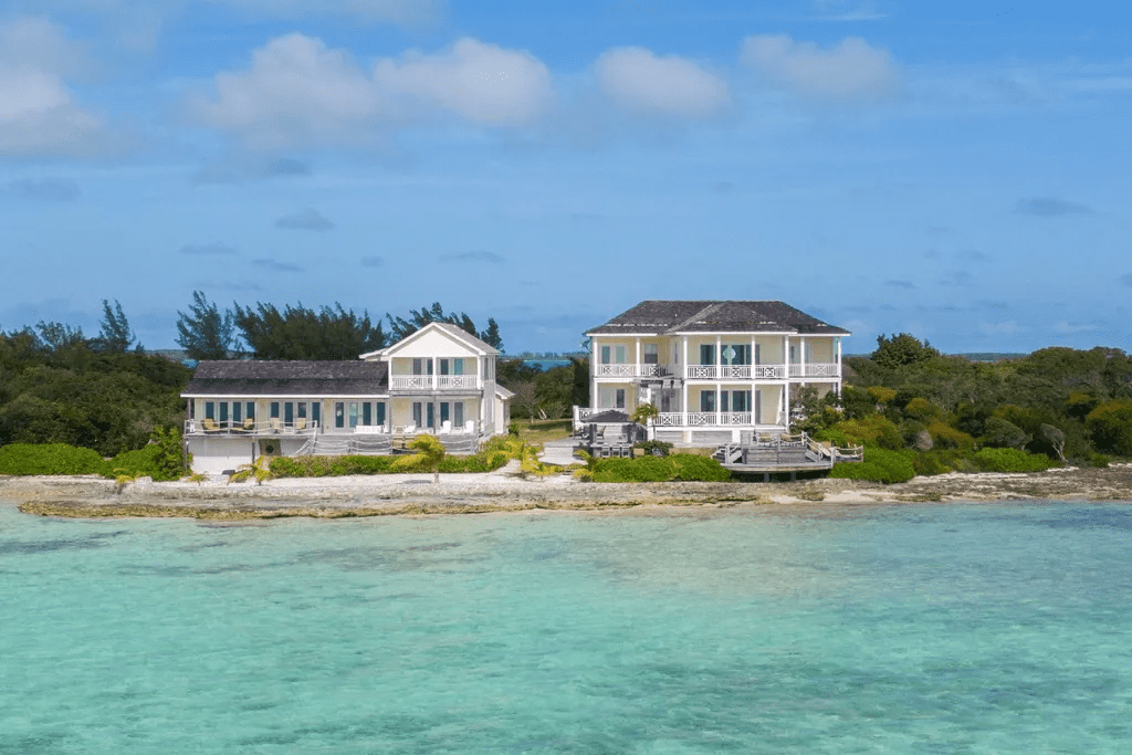 Crown Pigeon Island & Cays Eleuthera BS