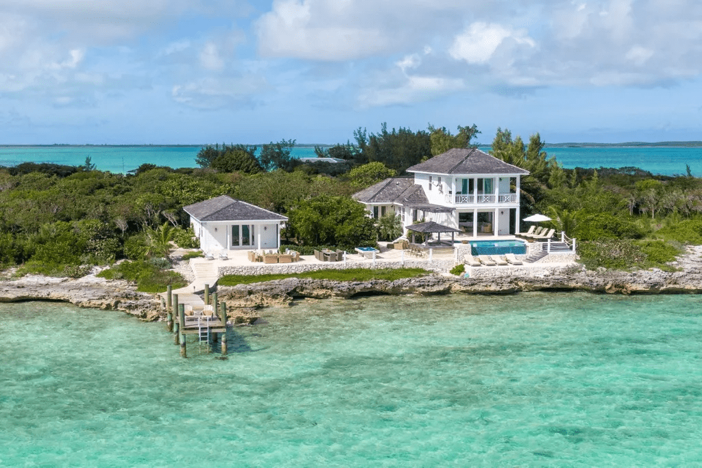 Crown Pigeon Island & Cays Eleuthera BS