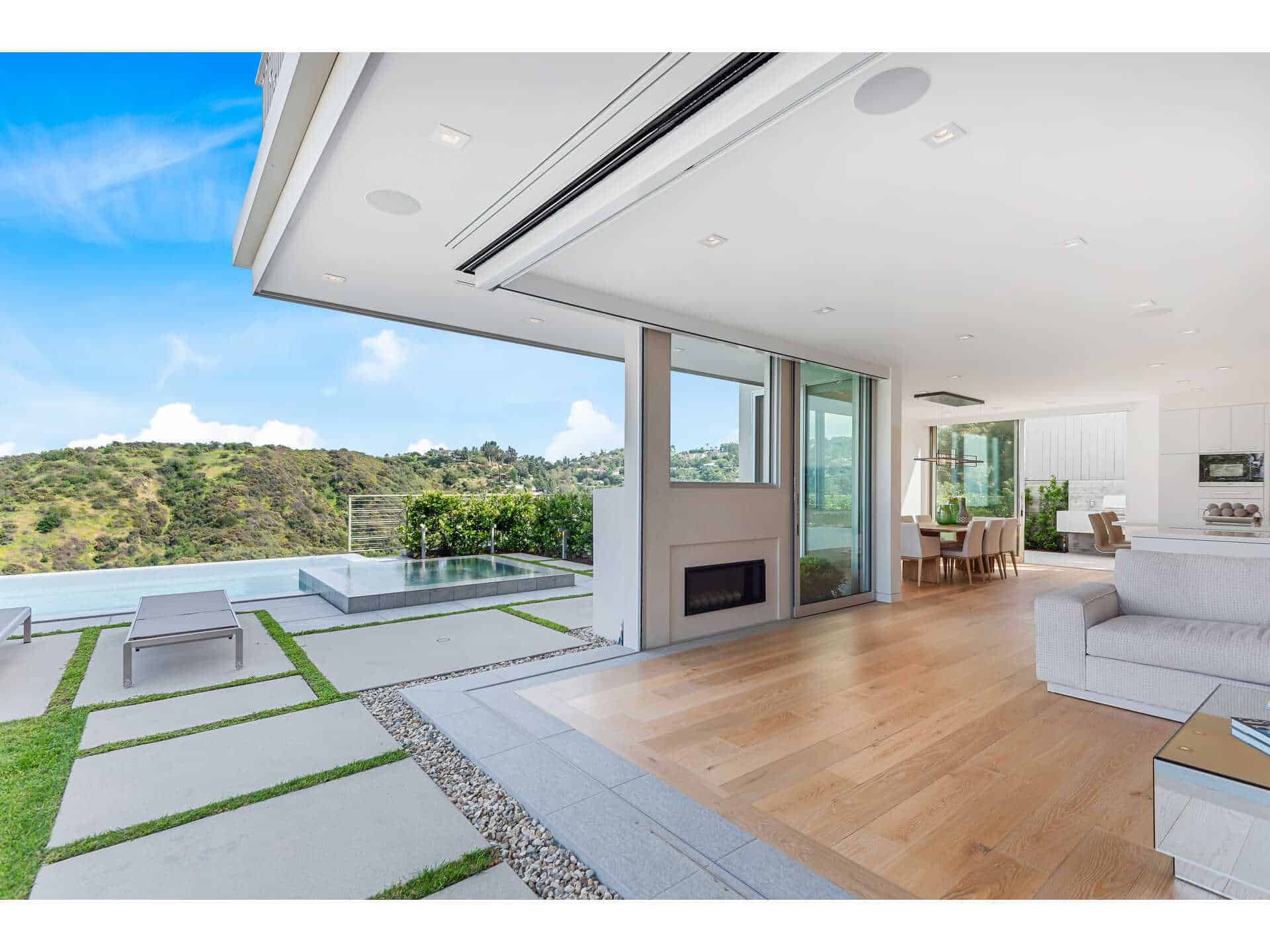 3642 Beverly Ridge Drive Sherman Oaks CA 91423