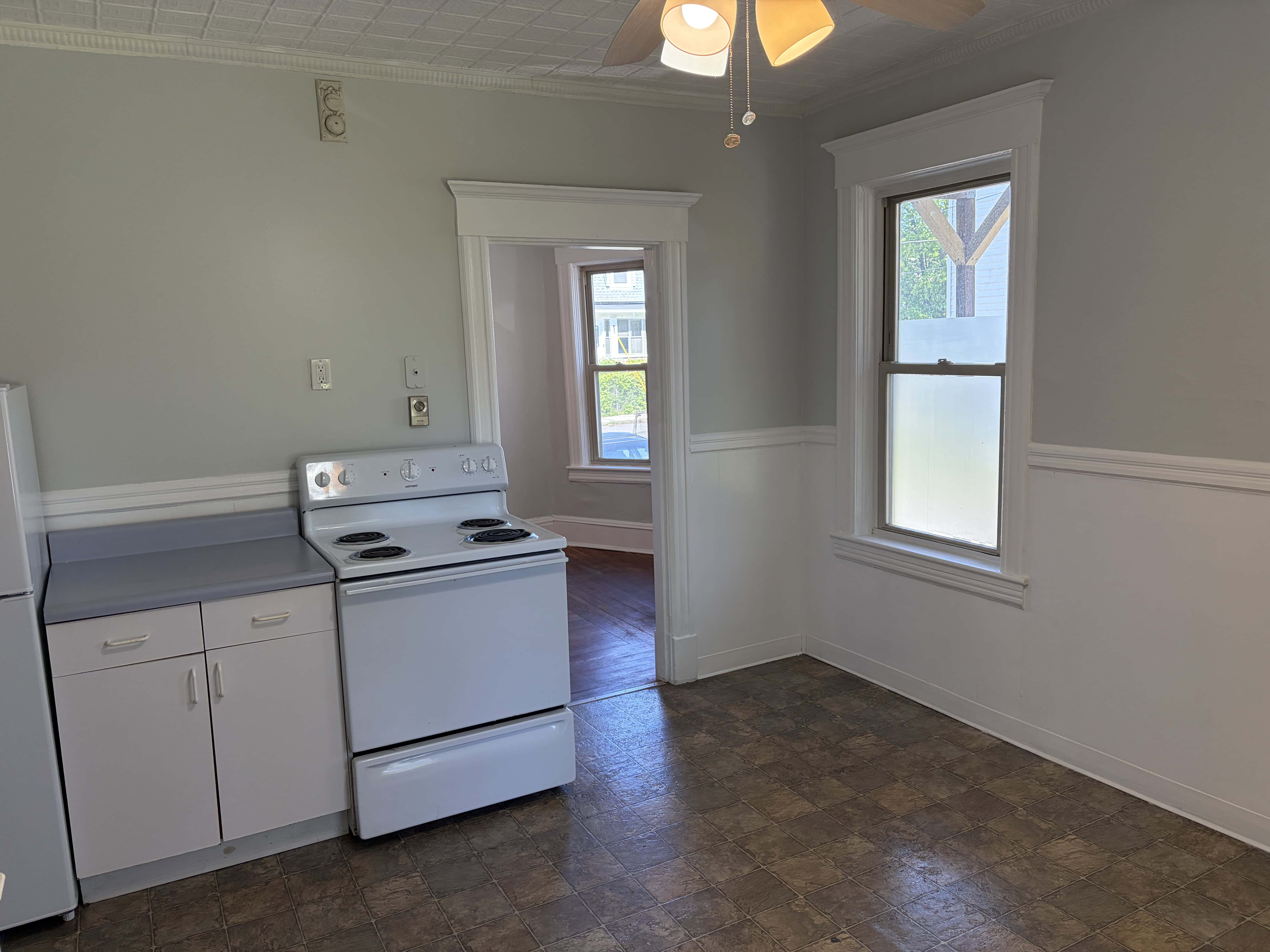 Holyoke MA 01040
