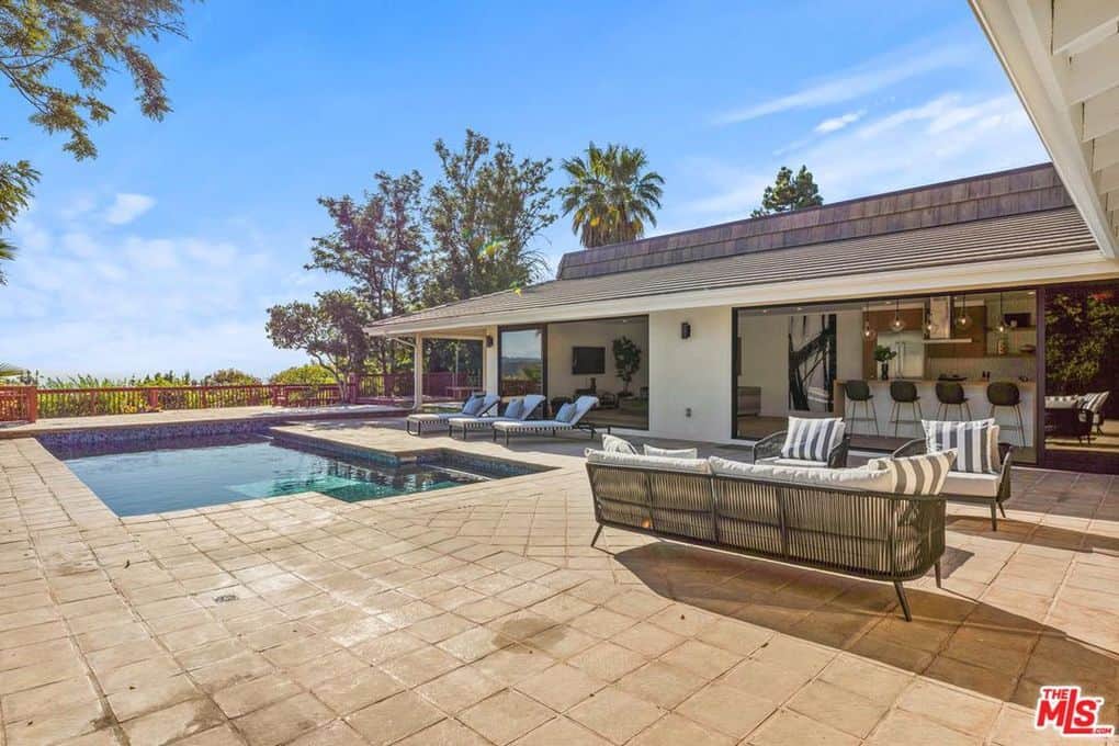 10860 Via Verona Street Los Angeles CA