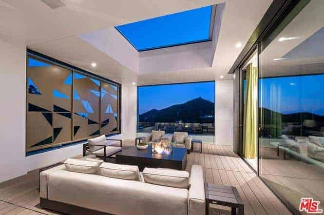 2341 Gloaming Way Beverly Hills CA 90210
