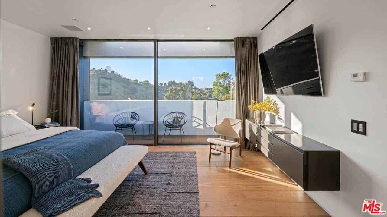 2341 Gloaming Way Beverly Hills CA 90210