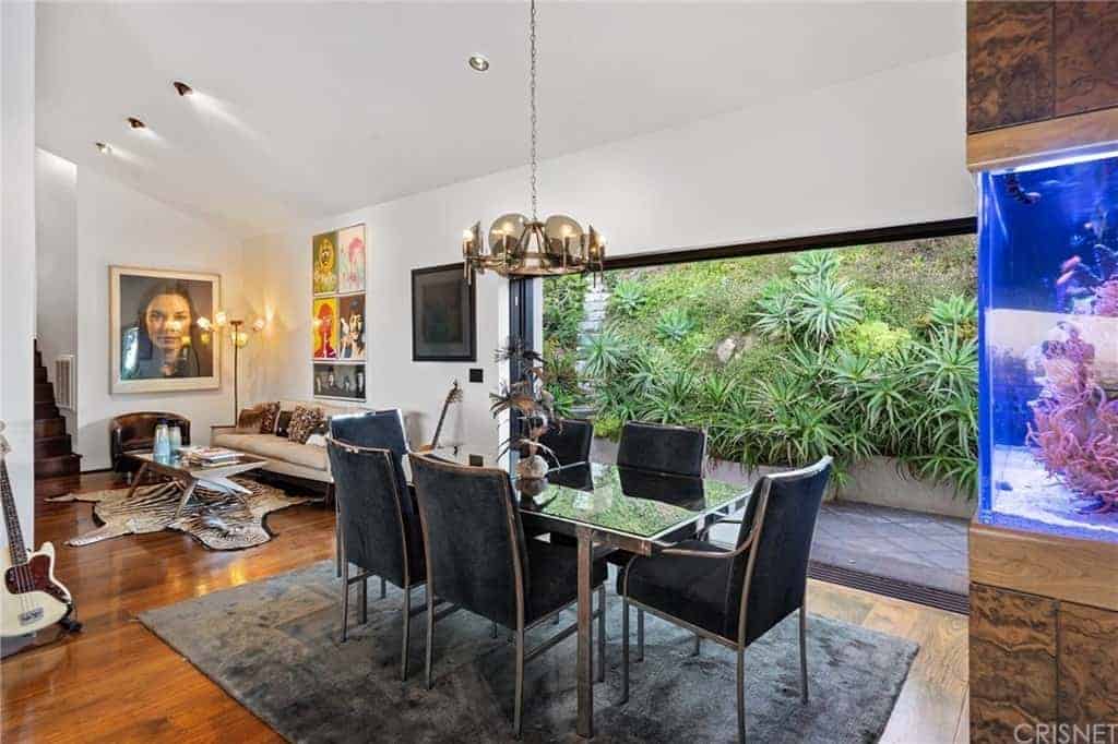6909 Oporto Drive Los Angeles CA 90068