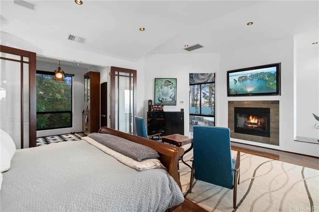 6909 Oporto Drive Los Angeles CA 90068