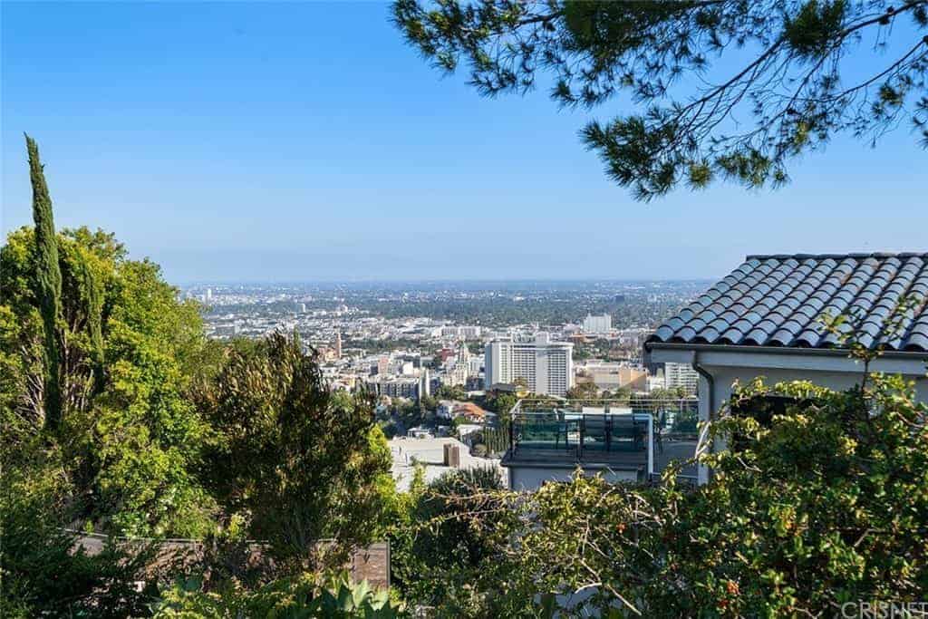 6909 Oporto Drive Los Angeles CA 90068