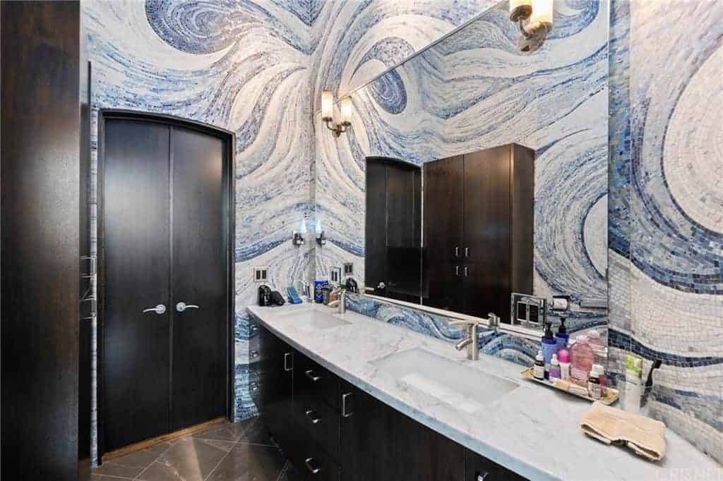 6909 Oporto Drive Los Angeles CA 90068