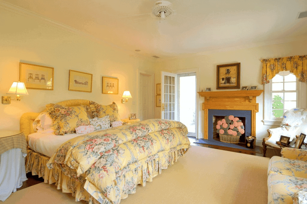 277 Toylsome Lane Southampton NY 11968