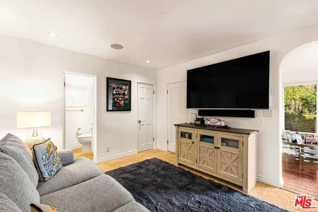 330 Kempton Road Glendale CA 91202