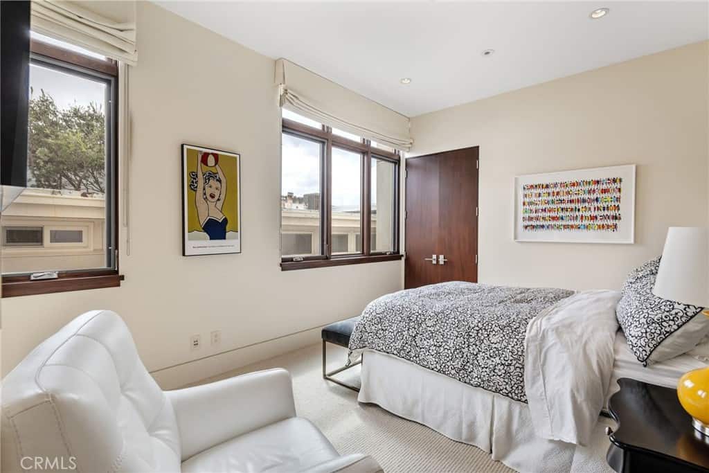 2826 The Strand Hermosa Beach CA 90254