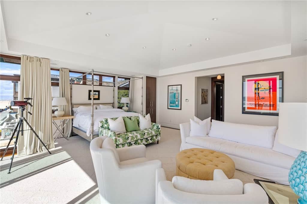 2826 The Strand Hermosa Beach CA 90254