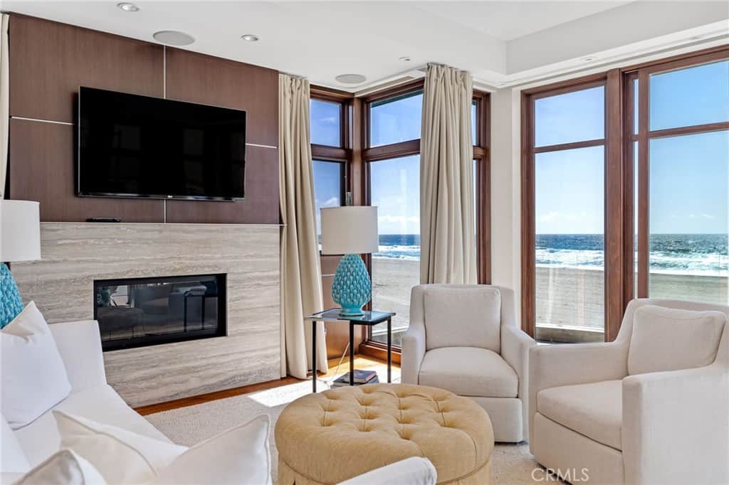 2826 The Strand Hermosa Beach CA 90254