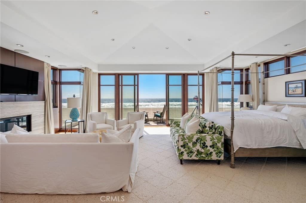 2826 The Strand Hermosa Beach CA 90254