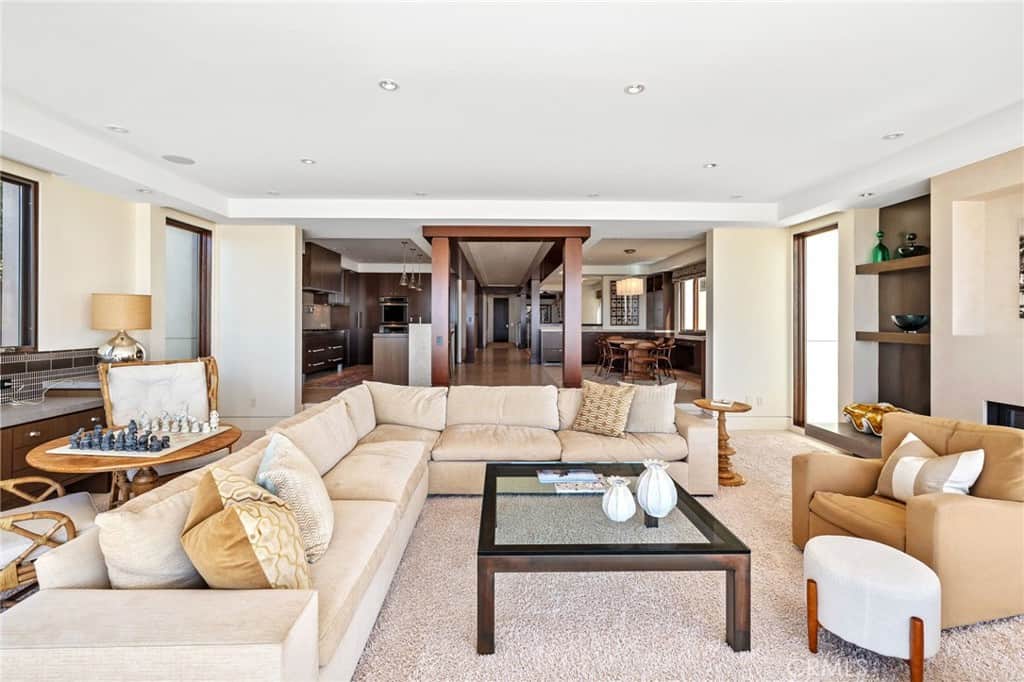 2826 The Strand Hermosa Beach CA 90254