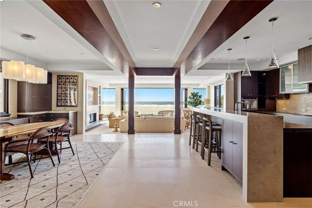2826 The Strand Hermosa Beach CA 90254