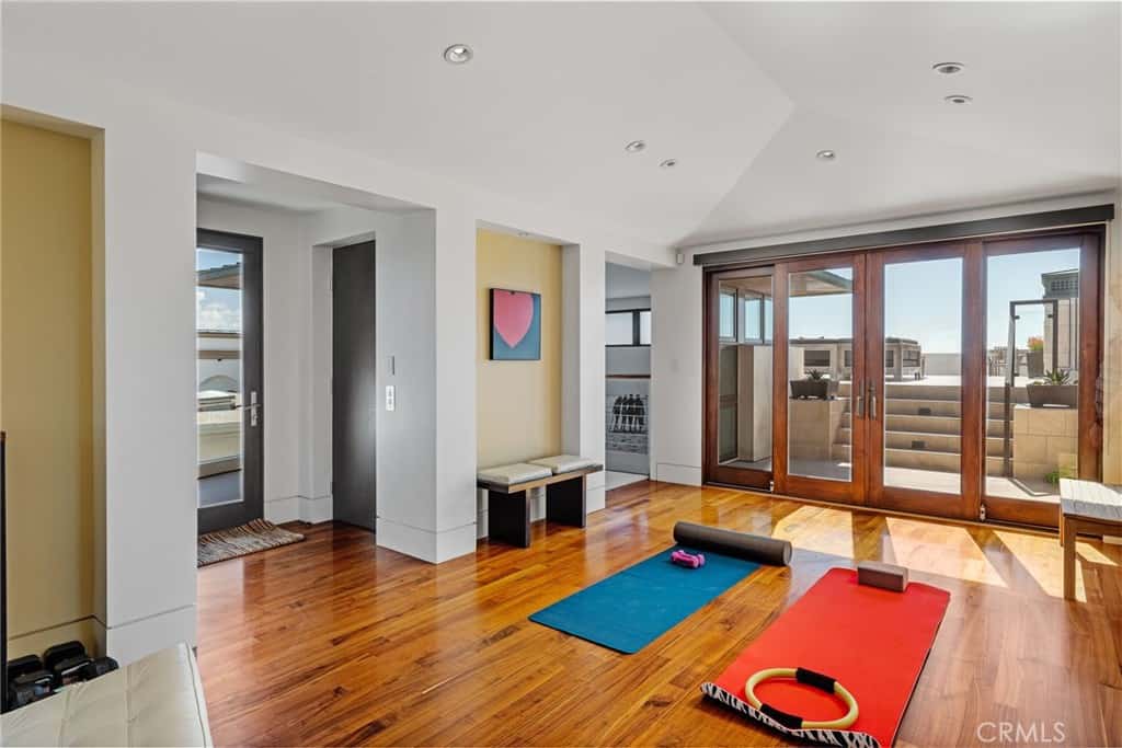 2826 The Strand Hermosa Beach CA 90254